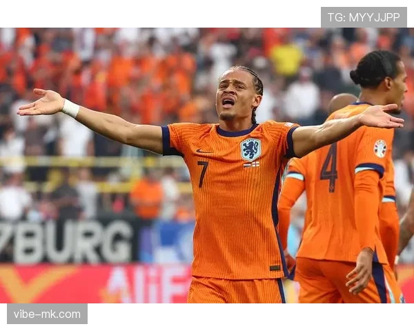 哈维·西蒙斯迎来职业生涯突破，闪耀欧洲足坛成新星焦点